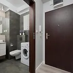 Odra Tower With Free Garage By Renters Appartamento *