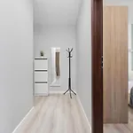 Odra Tower With Free Garage By Renters Appartamento