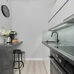 Odra Tower With Free Garage By Renters Breslavia