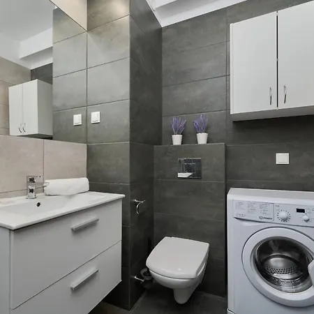 Odra Tower With Free Garage By Renters Apartment Breslau